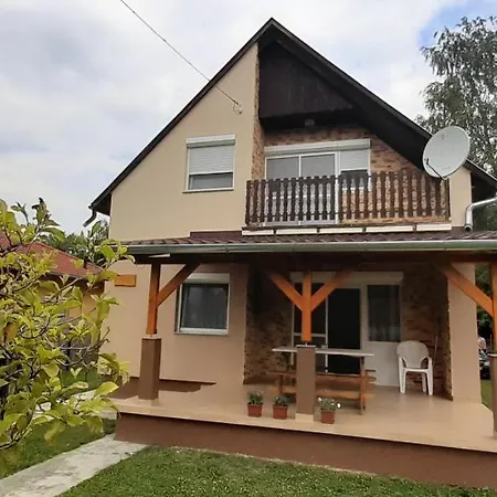 Thomas Nyaralo Holiday home Balatonmariafurdo