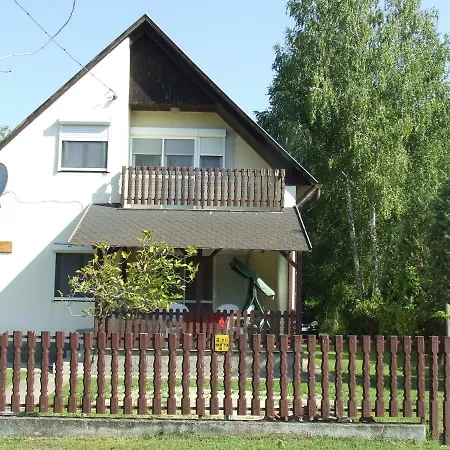 Thomas Nyaralo Holiday home